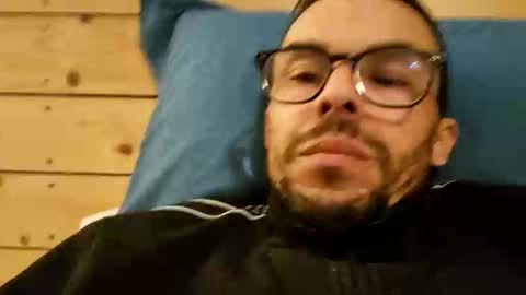 Snapshot of bomale89 chatting on December 23, 2024, 1:56 pm bomale89 online show from December 23, 2024, 1:56 pm