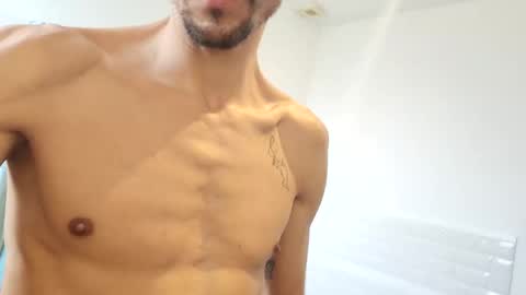 Snapshot of bomale89 chatting on February 14, 2025, 1:40 pm bomale89 online show from February 14, 2025, 1:40 pm