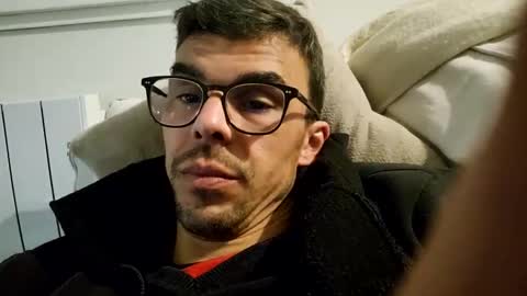 Snapshot of bomale89 chatting on February 14, 2025, 10:25 pm bomale89 online show from February 14, 2025, 10:25 pm