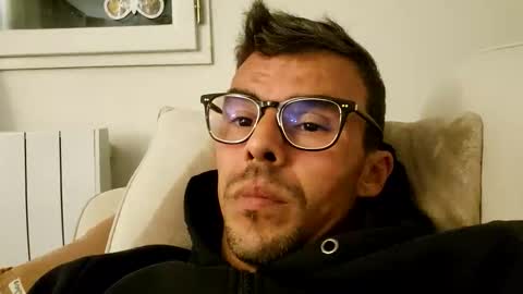 Snapshot of bomale89 chatting on November 3, 2025, 8:10 pm bomale89 online show from November 3, 2025, 8:10 pm