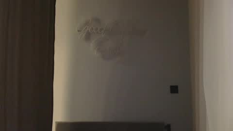 Snapshot of bonne_chance chatting on February 24, 2025, 3:31 pm bonne_chance online show from February 24, 2025, 3:31 pm