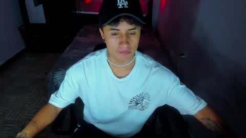 Snapshot of boylatin_777 chatting on January 9, 2025, 2:33 am miguel  online show from January 9, 2025, 2:33 am