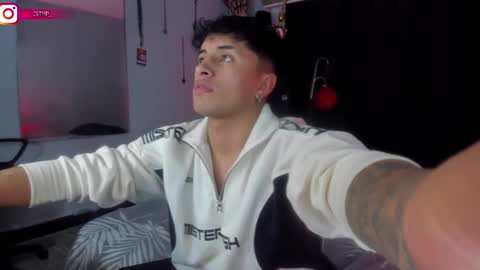 Snapshot of boylatin_777 chatting on February 13, 2025, 4:00 am miguel  online show from February 13, 2025, 4:00 am