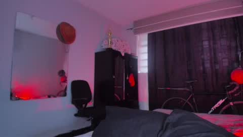 Snapshot of boylatin_777 chatting on February 27, 2025, 9:47 pm miguel  online show from February 27, 2025, 9:47 pm