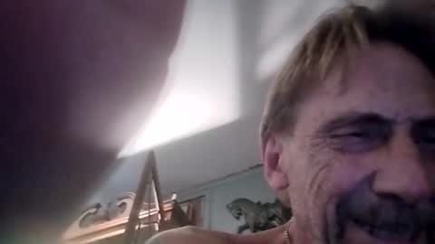 Snapshot of boytowhip chatting on September 28, 2025, 10:04 pm boytowhip online show from September 28, 2025, 10:04 pm