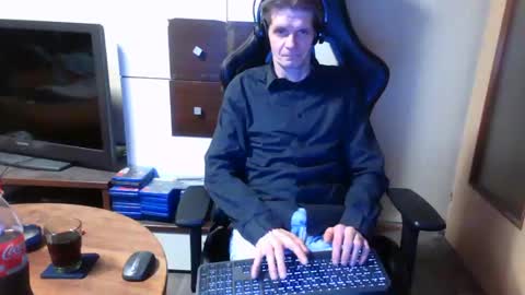 Snapshot of bponie1 chatting on December 4, 2024, 1:47 am bponie1 online show from December 4, 2024, 1:47 am