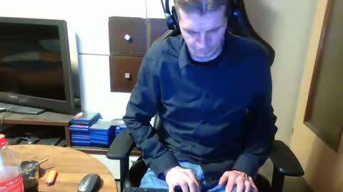 Snapshot of bponie1 chatting on December 7, 2024, 3:14 am bponie1 online show from December 7, 2024, 3:14 am