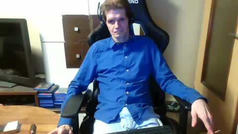 Snapshot of bponie1 chatting on December 25, 2024, 2:03 am bponie1 online show from December 25, 2024, 2:03 am