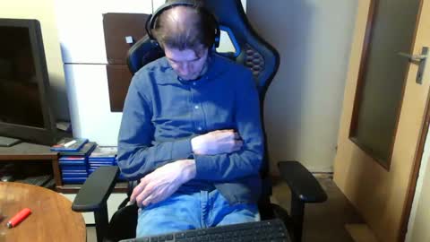 Snapshot of bponie1 chatting on January 25, 2025, 2:04 am bponie1 online show from January 25, 2025, 2:04 am