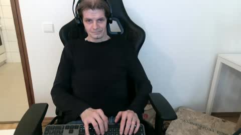 Snapshot of bponie1 chatting on March 11, 2025, 8:30 am bponie1 online show from March 11, 2025, 8:30 am