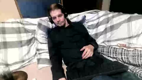 Snapshot of bponie1 chatting on October 4, 2025, 4:10 am bponie1 online show from October 4, 2025, 4:10 am