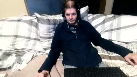 Snapshot of bponie1 chatting on November 2, 2025, 2:25 am bponie1 online show from November 2, 2025, 2:25 am