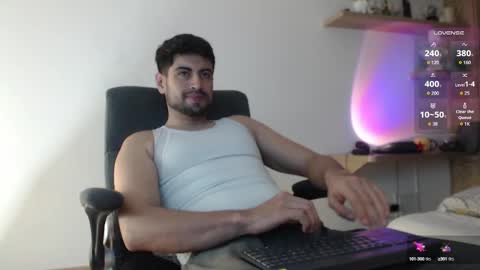 Snapshot of bradley_muscle chatting on September 9, 2025, 5:18 am Bradley online show from September 9, 2025, 5:18 am