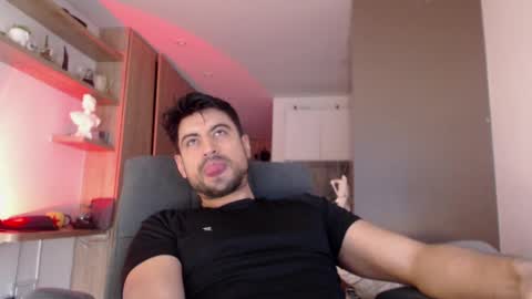 Snapshot of bradley_muscle chatting on September 10, 2025, 8:20 pm Bradley online show from September 10, 2025, 8:20 pm