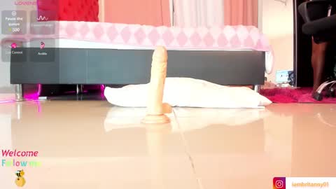 brittany 25 years old  happy as a worm  online show from March 7, 2025, 9:18 am