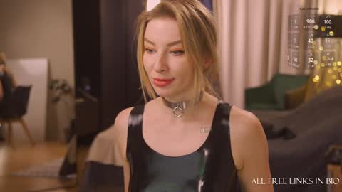 Snapshot of bronnica chatting on December 23, 2024, 7:09 pm Anna online show from December 23, 2024, 7:09 pm