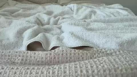 Snapshot of brt565656 chatting on January 12, 2025, 4:18 pm tall smooth vers gay online show from January 12, 2025, 4:18 pm