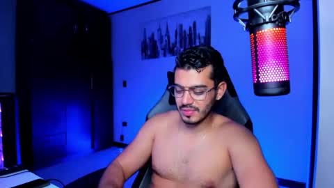 Snapshot of bruno_diaz31 chatting on December 28, 2024, 3:58 am Bruno online show from December 28, 2024, 3:58 am