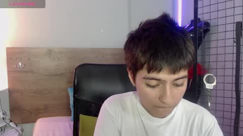 Snapshot of bryce_evans chatting on December 17, 2024, 11:59 pm B R Y C E online show from December 17, 2024, 11:59 pm