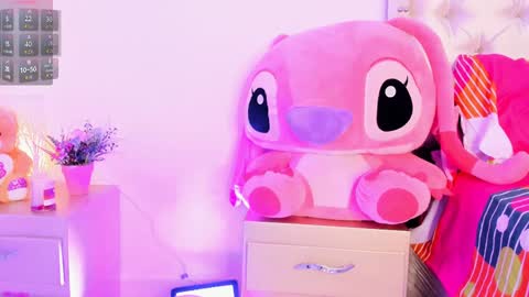 Snapshot of bryonny_ chatting on February 5, 2025, 12:27 pm Carly online show from February 5, 2025, 12:27 pm