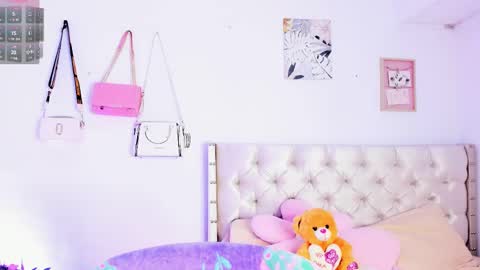 Snapshot of bryonny_ chatting on February 12, 2025, 6:51 pm Carly online show from February 12, 2025, 6:51 pm