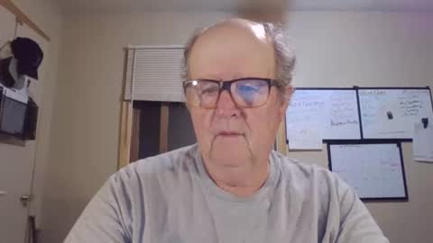 Snapshot of bullfrogg5050 chatting on September 17, 2025, 12:07 pm bullfrogg5050 online show from September 17, 2025, 12:07 pm