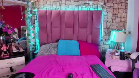 Snapshot of bulmasweetyose chatting on January 25, 2025, 8:10 pm bulmasweetyose  mommy submissive control milf lovense online show from January 25, 2025, 8:10 pm