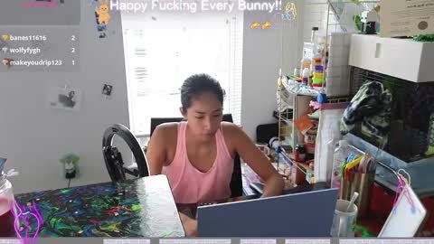 Snapshot of bunnycheekz chatting on December 5, 2024, 5:28 pm Tokki bunny online show from December 5, 2024, 5:28 pm