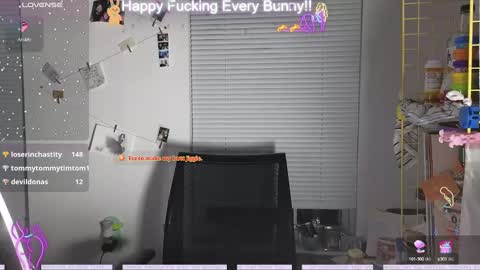 Snapshot of bunnycheekz chatting on December 9, 2024, 10:30 pm Tokki bunny online show from December 9, 2024, 10:30 pm