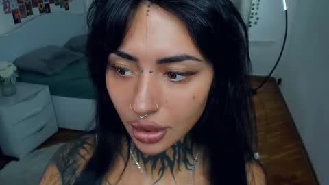 Snapshot of butter_f1y chatting on October 12, 2025, 6:12 am Sabrina online show from October 12, 2025, 6:12 am