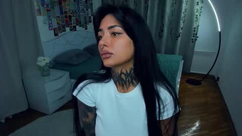 Snapshot of butter_f1y chatting on October 25, 2025, 6:32 am Sabrina online show from October 25, 2025, 6:32 am