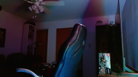 Snapshot of bwall1425 chatting on December 23, 2024, 11:57 am bwall1425 online show from December 23, 2024, 11:57 am