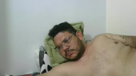 Snapshot of cachondo695 chatting on November 6, 2025, 1:39 am Stevens online show from November 6, 2025, 1:39 am