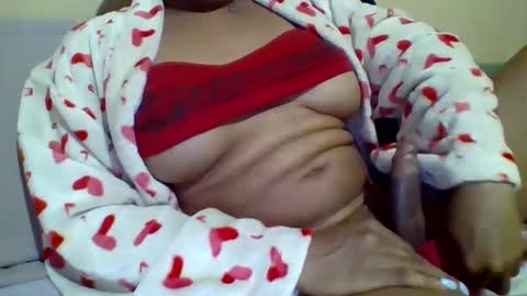 Snapshot of caligirl310r chatting on January 18, 2025, 10:49 pm Caligurl   Queen    Head Fluffer In Charge  Goddess of Cocktease   Mistress of Holes online show from January 18, 2025, 10:49 pm