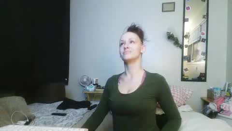 Snapshot of caliibaddie chatting on February 25, 2025, 8:25 am caliibaddie online show from February 25, 2025, 8:25 am