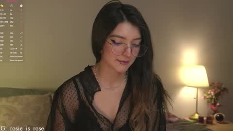 Snapshot of call_me_rosie chatting on September 27, 2025, 3:22 am   online show from September 27, 2025, 3:22 am