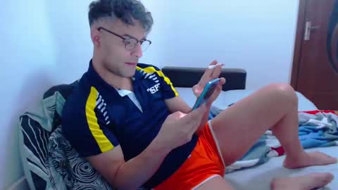 Snapshot of calvinjohnlad chatting on January 5, 2025, 4:27 pm Calvinjohnlad online show from January 5, 2025, 4:27 pm