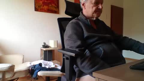 Snapshot of camcologne chatting on February 18, 2025, 11:11 am camcologne online show from February 18, 2025, 11:11 am
