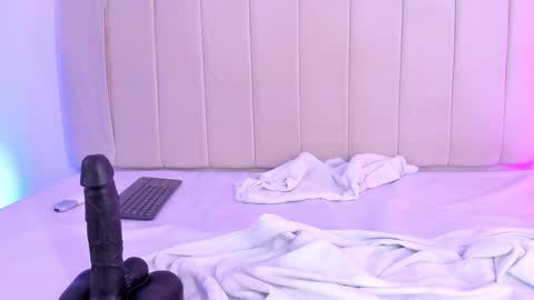 Snapshot of camila_adams chatting on December 5, 2024, 11:18 pm Cami online show from December 5, 2024, 11:18 pm