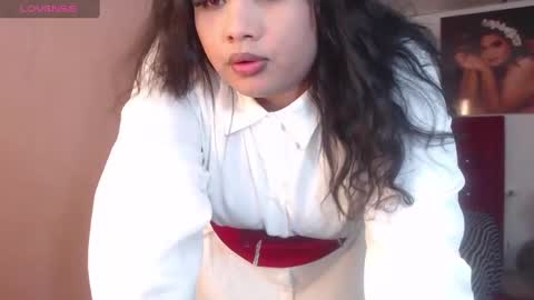 Snapshot of camila_fuenmayor chatting on January 1, 2025, 5:33 am online show from January 1, 2025, 5:33 am