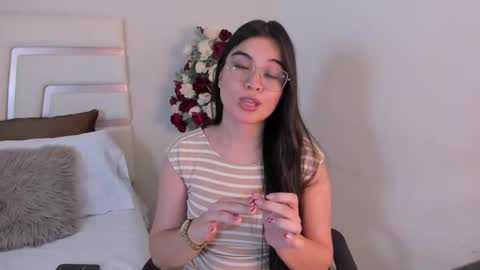 Snapshot of camilasofiia chatting on February 4, 2025, 10:45 pm Camila online show from February 4, 2025, 10:45 pm