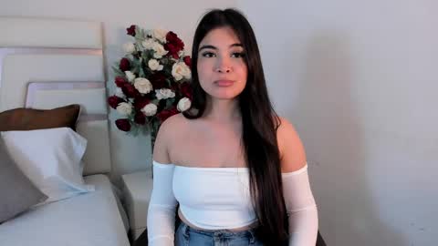 Snapshot of camilasofiia chatting on March 4, 2025, 8:27 pm Camila online show from March 4, 2025, 8:27 pm