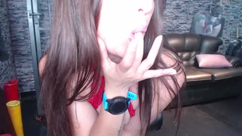 Snapshot of camille_diaz19 chatting on February 6, 2025, 9:28 pm Camille online show from February 6, 2025, 9:28 pm