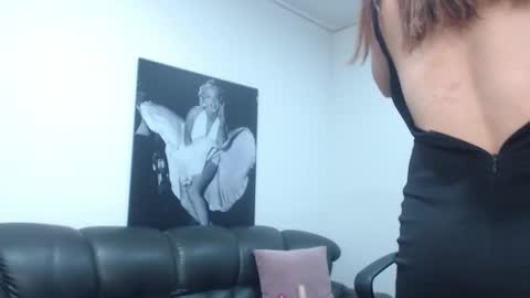 Snapshot of camille_diaz19 chatting on October 22, 2025, 9:03 pm Camille online show from October 22, 2025, 9:03 pm