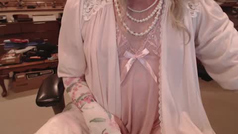 Snapshot of cammiecd chatting on January 8, 2025, 5:16 am CammieCD online show from January 8, 2025, 5:16 am