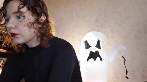 cammyrose_ online show from October 19, 2025, 11:44 am
