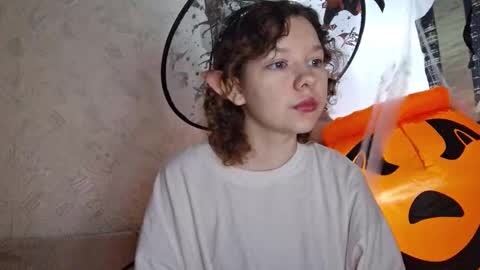 cammyrose_ online show from October 24, 2025, 2:24 pm