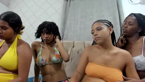 Snapshot of candy_ebony18_ chatting on October 16, 2025, 6:31 pm candy_ebony18_ online show from October 16, 2025, 6:31 pm