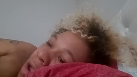 Snapshot of candyredxo2024 chatting on September 15, 2025, 4:18 pm candyredxo2024 online show from September 15, 2025, 4:18 pm