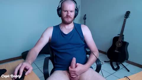 Snapshot of capt_booty chatting on November 7, 2025, 10:37 am capt_booty online show from November 7, 2025, 10:37 am